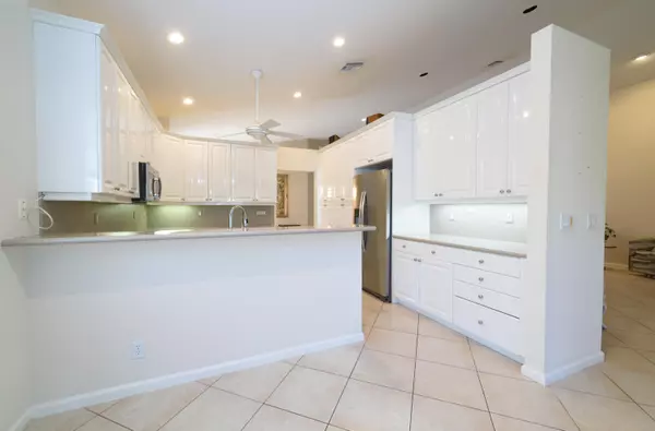 Boynton Beach, FL 33437,10102 Diamond Lake RD