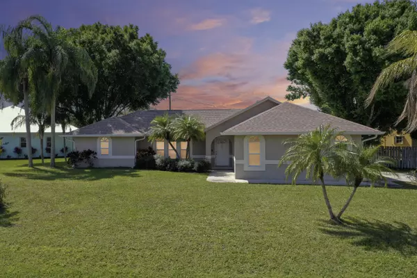 3406 SE Bevil AVE, Port Saint Lucie, FL 34984