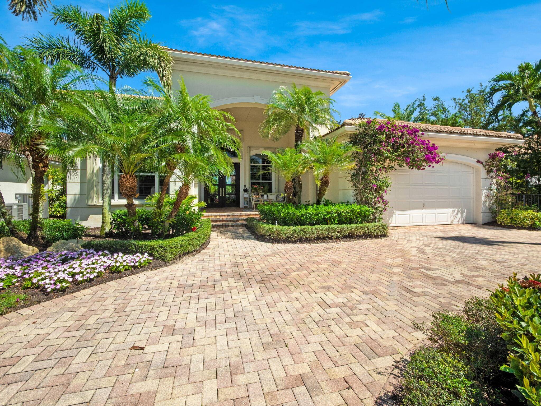 802 Floret DR, Palm Beach Gardens, FL 33410