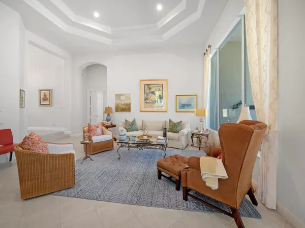Palm Beach Gardens, FL 33410,802 Floret DR