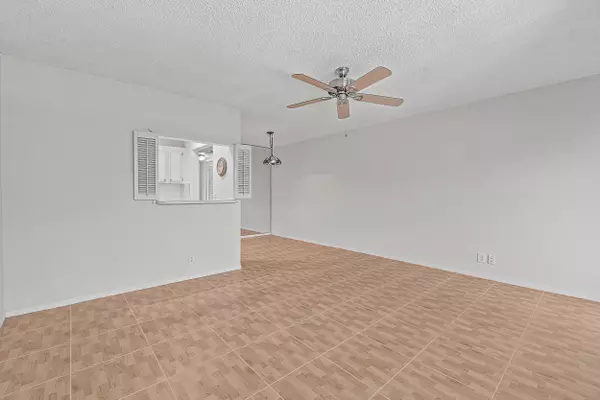 West Palm Beach, FL 33417,231 Dorchester J