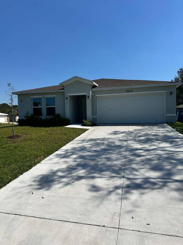 2005 SE Randall AVE, Palm Bay, FL 32909