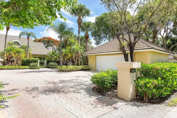 Wellington, FL 33414,11991 Polo Club RD