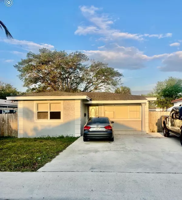 1023 N F ST, Lake Worth Beach, FL 33460