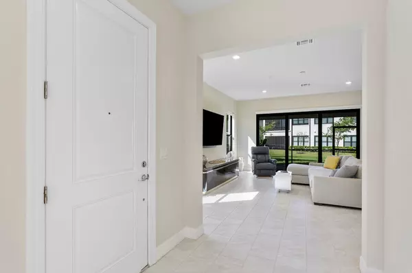Boca Raton, FL 33428,21908 Canadensis CIR 101