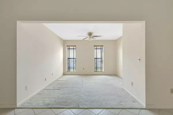 Greenacres, FL 33463,6264 Blue Baneberry LN