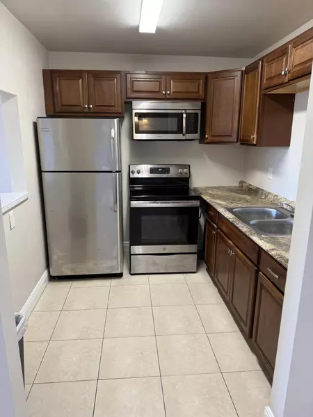 700 Village Green CT 320, Palm Springs, FL 33461