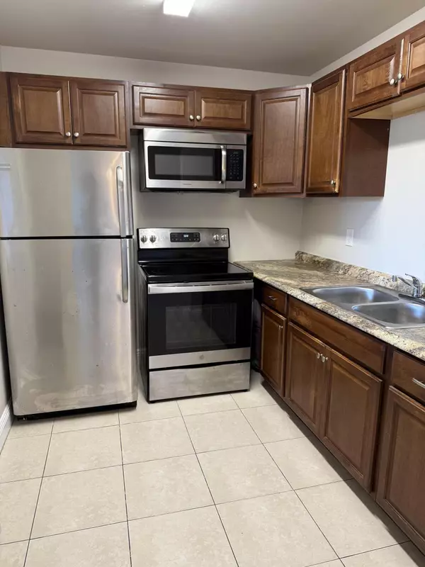 Palm Springs, FL 33461,700 Village Green CT 320