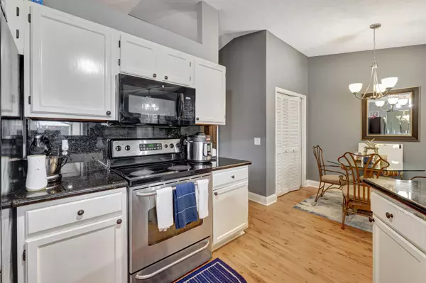 Port Saint Lucie, FL 34953,284 SW N Quick CIR