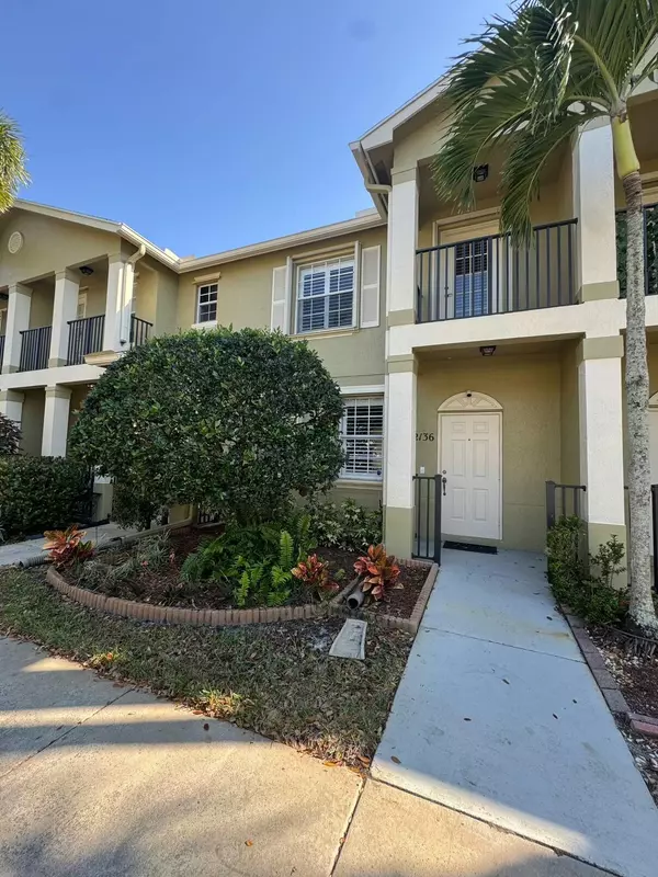 2136 SE Eatonville DR, Port Saint Lucie, FL 34952