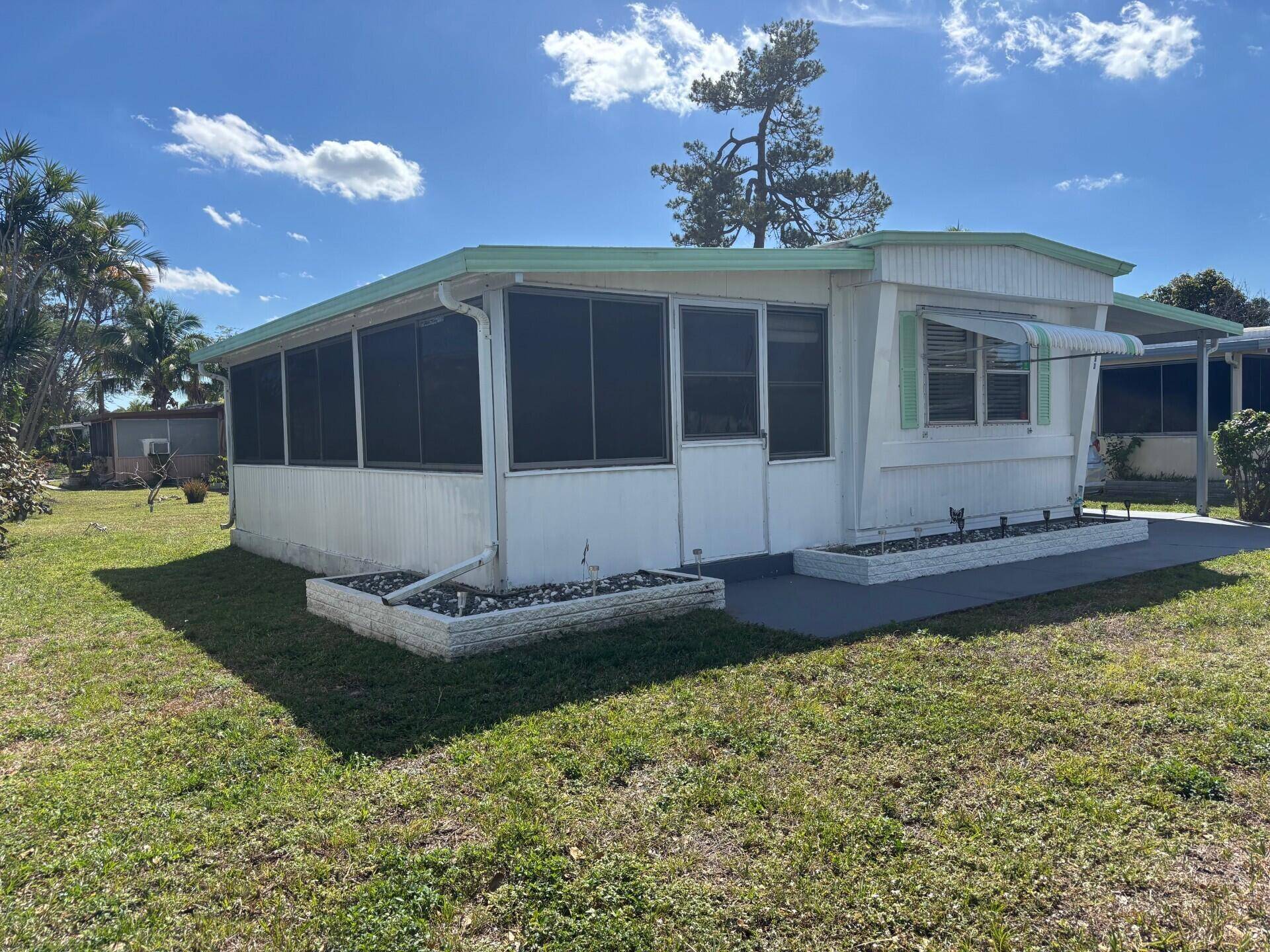 Lantana, FL 33462,6453 Birch LN