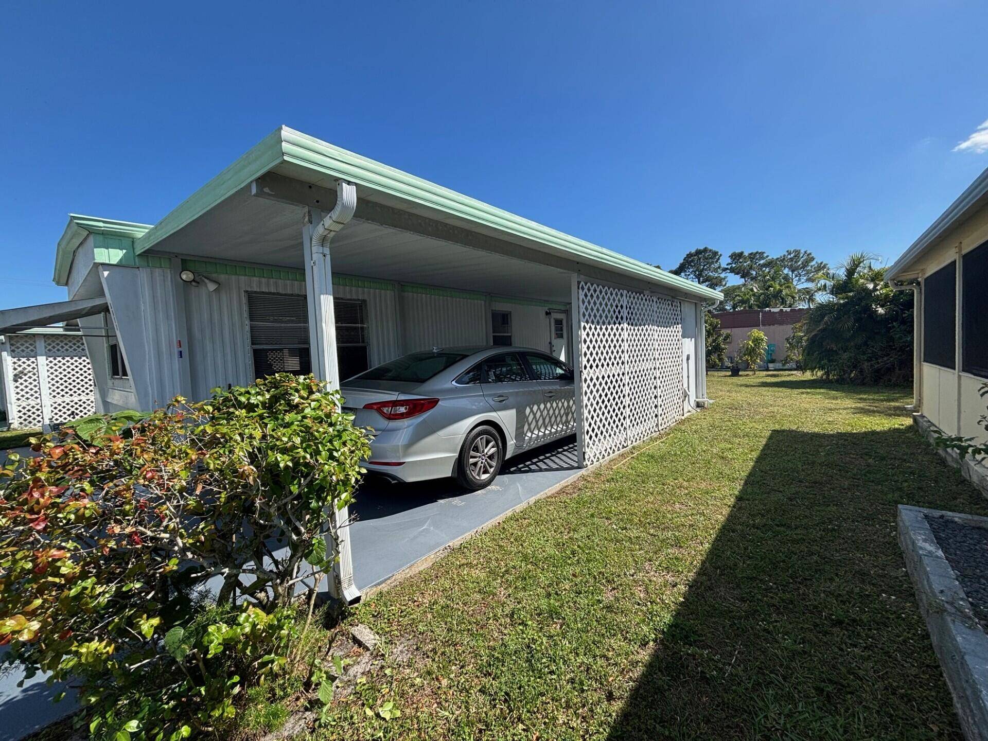 Lantana, FL 33462,6453 Birch LN