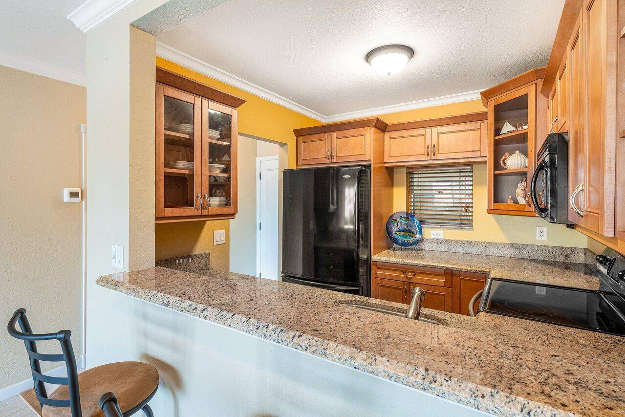 Pompano Beach, FL 33062,2201 SE 9th ST 107