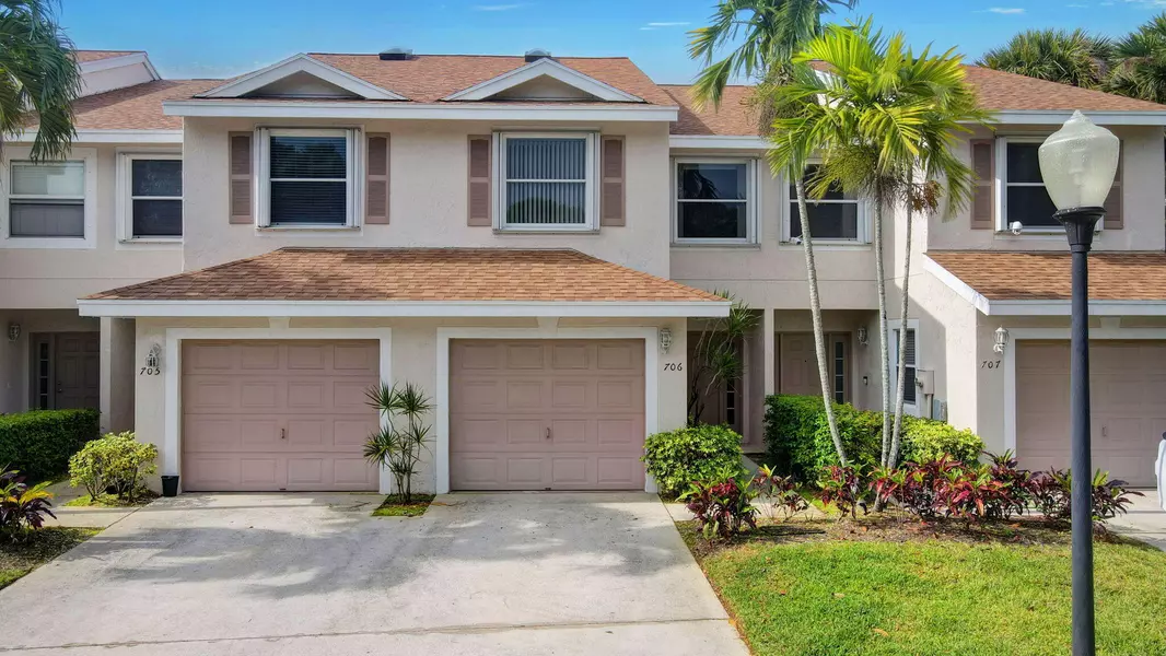 706 Crosswinds DR, Greenacres, FL 33413
