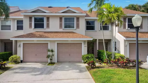 706 Crosswinds DR, Greenacres, FL 33413