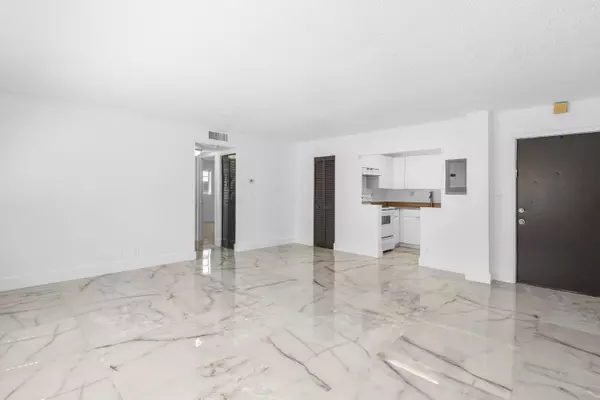 241 SE 9th AVE 204, Pompano Beach, FL 33060