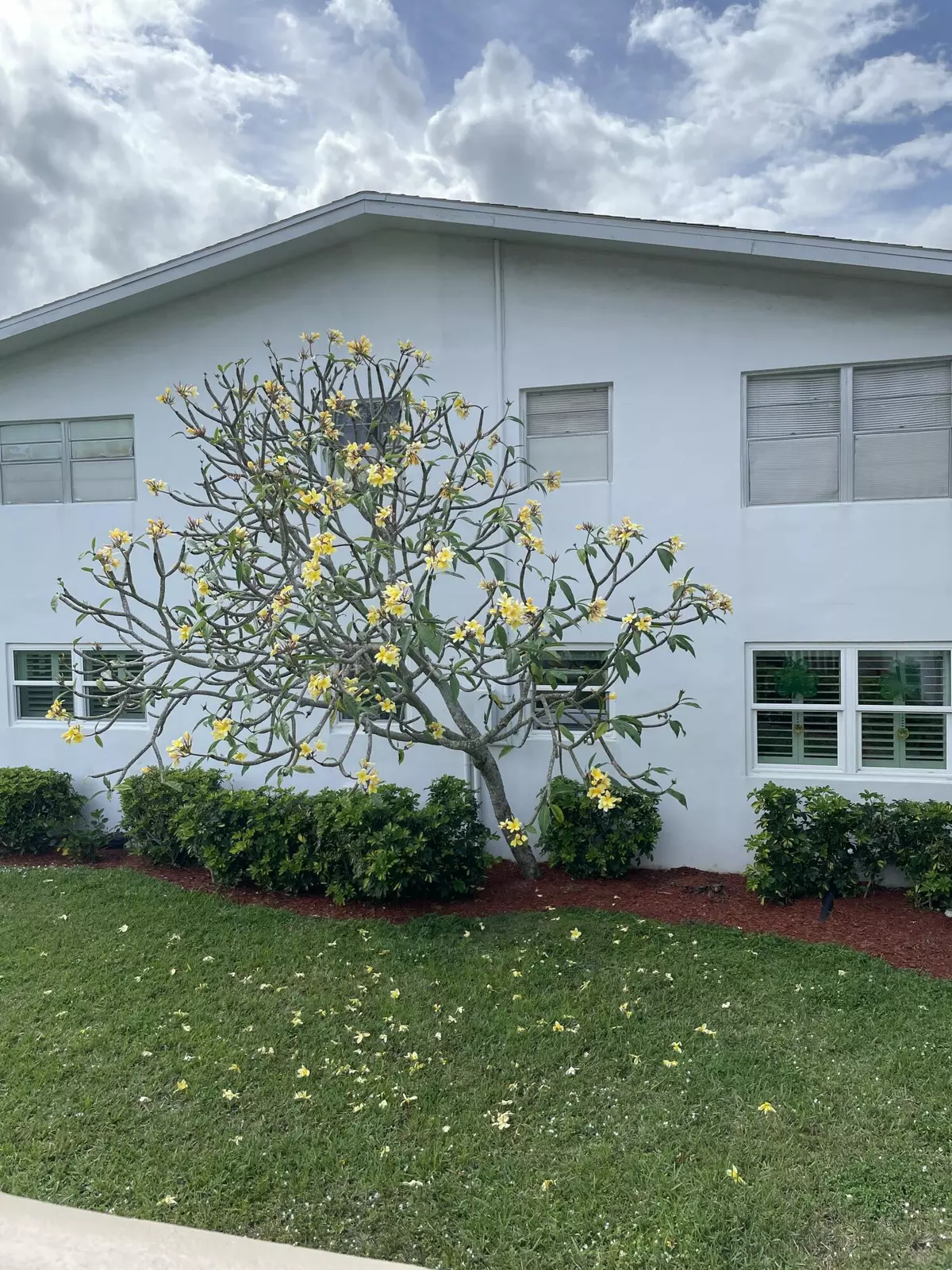 Deerfield Beach, FL 33442,352 Markham P