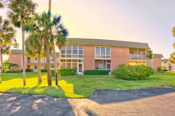 Vero Beach, FL 32962,20 Vista Gardens TRL 204