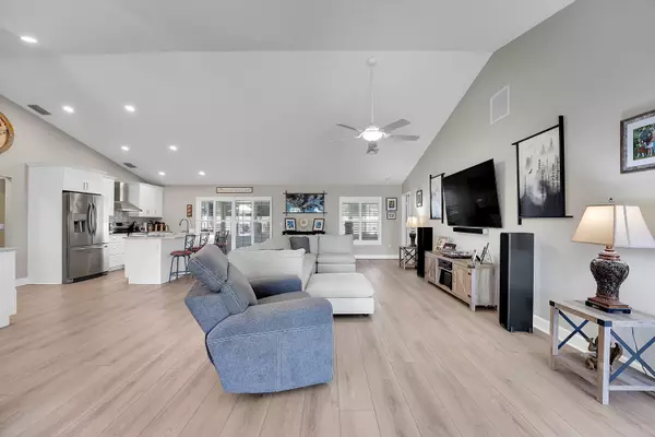 Port Saint Lucie, FL 34953,1049 SW Janar AVE