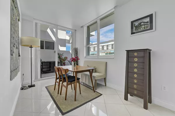 Miami Beach, FL 33140,5970 Indian Creek DR Ph-4
