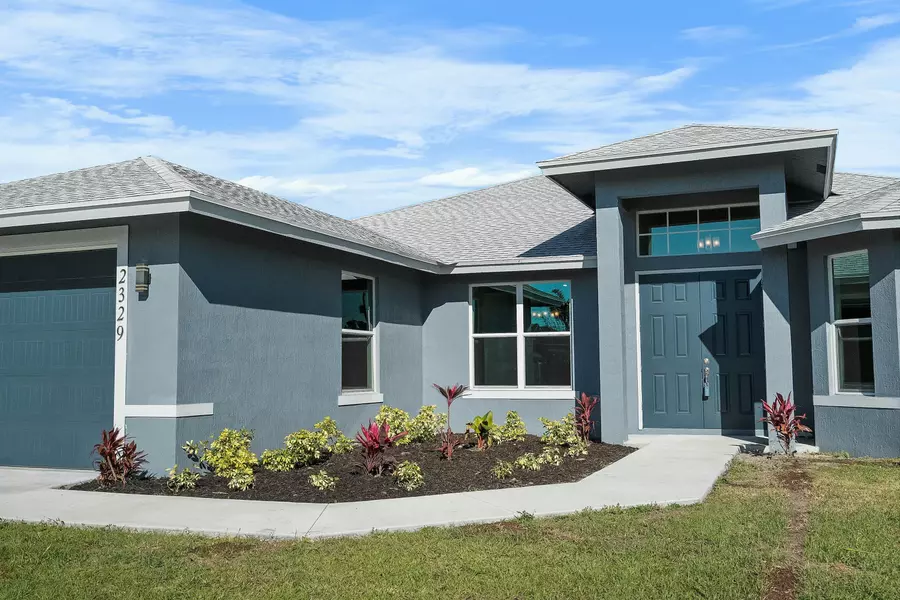 2329 SE Glover ST, Port Saint Lucie, FL 34984