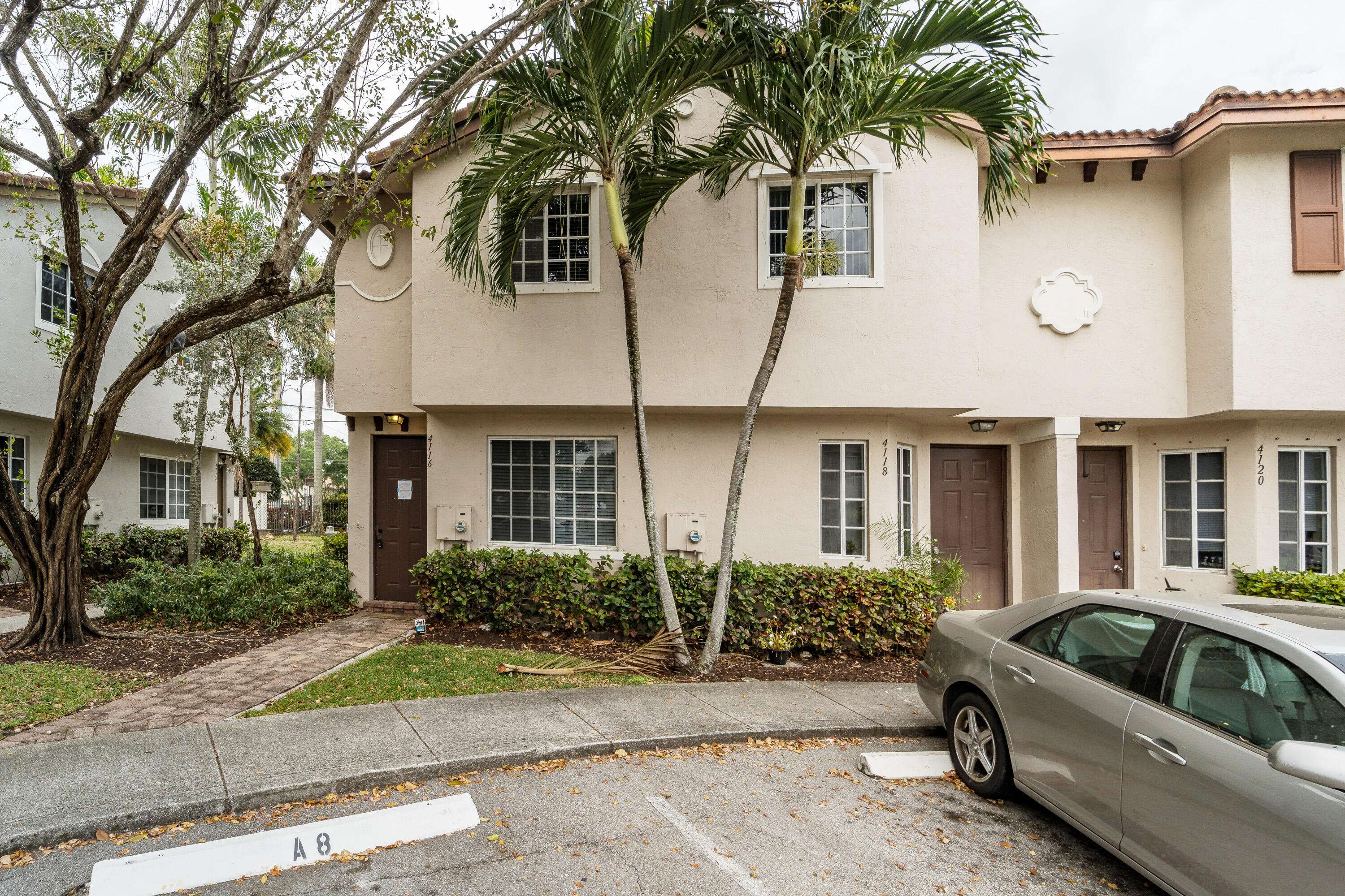 4116 Napoli Lake DR, Riviera Beach, FL 33410