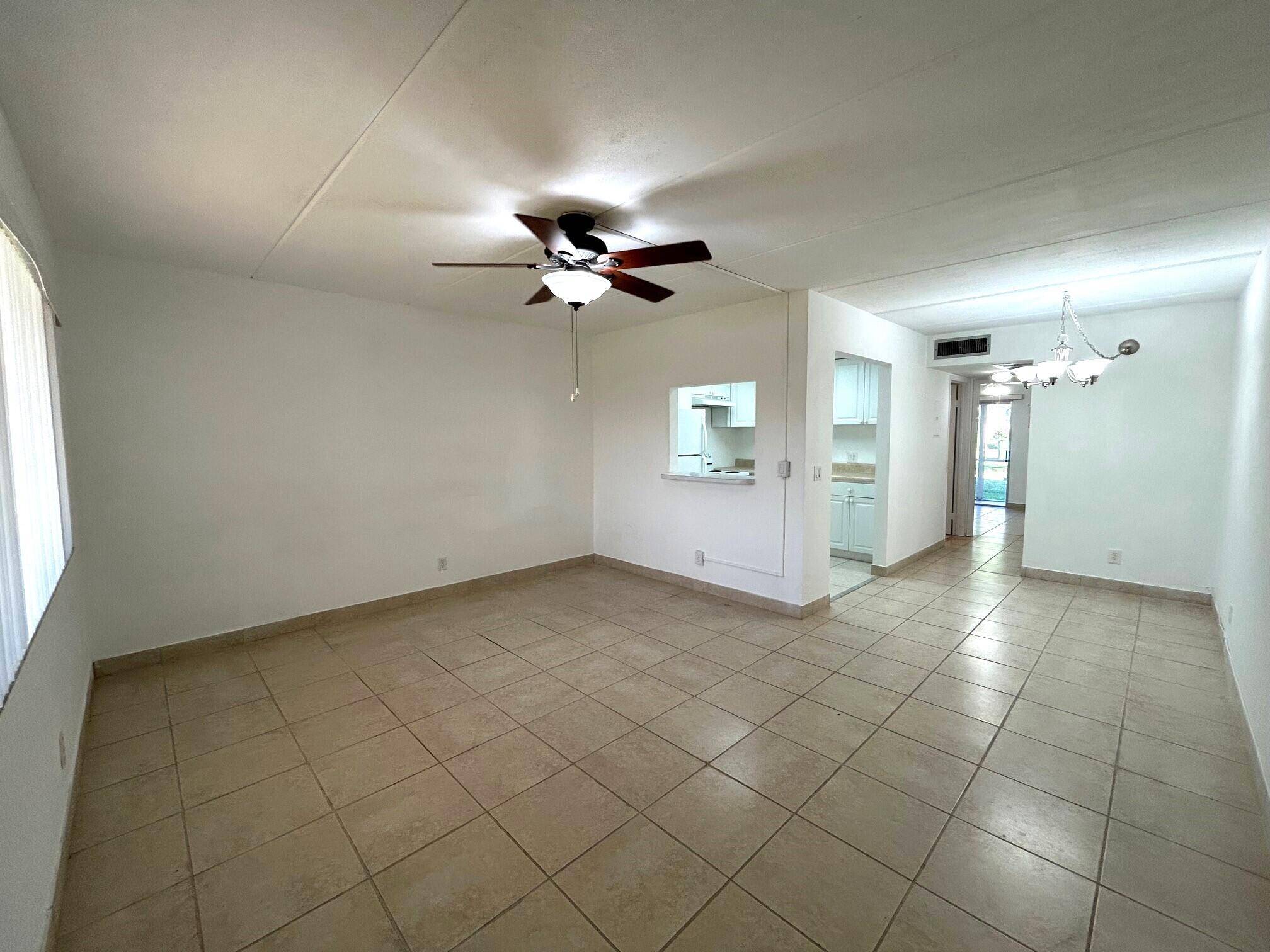 Palm Springs, FL 33461,400 W Village Green CIR 118