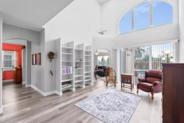 Lake Worth, FL 33463,6231 Shadow Tree LN