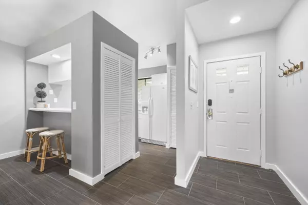 844 Club DR, Palm Beach Gardens, FL 33418