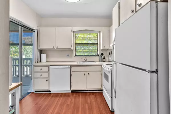 Boca Raton, FL 33432,100 Royal Palm WAY 303