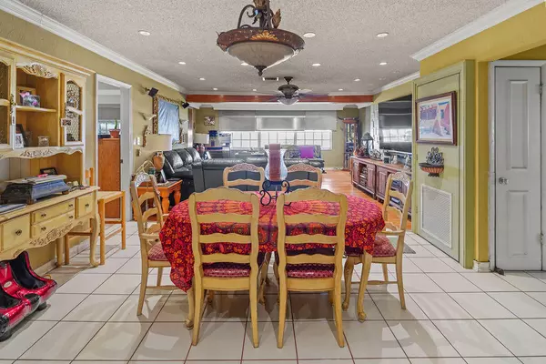 Hollywood, FL 33024,7241 La Croix DR