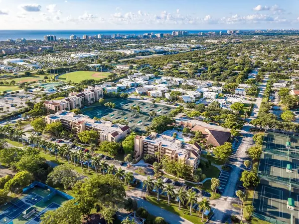 Delray Beach, FL 33444,500 Egret CIR 8308