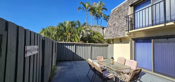 Vero Beach, FL 32960,335 S Waverly PL 7a