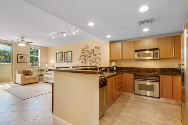 West Palm Beach, FL 33401,610 Clematis ST 217