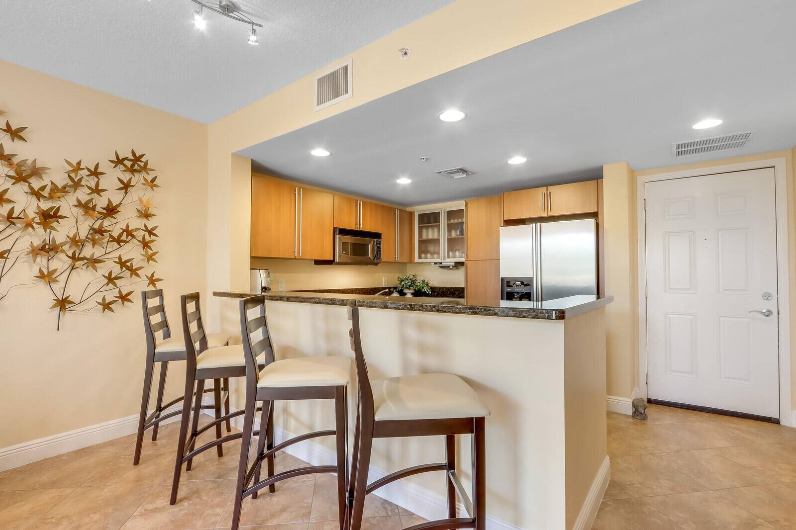 West Palm Beach, FL 33401,610 Clematis ST 217