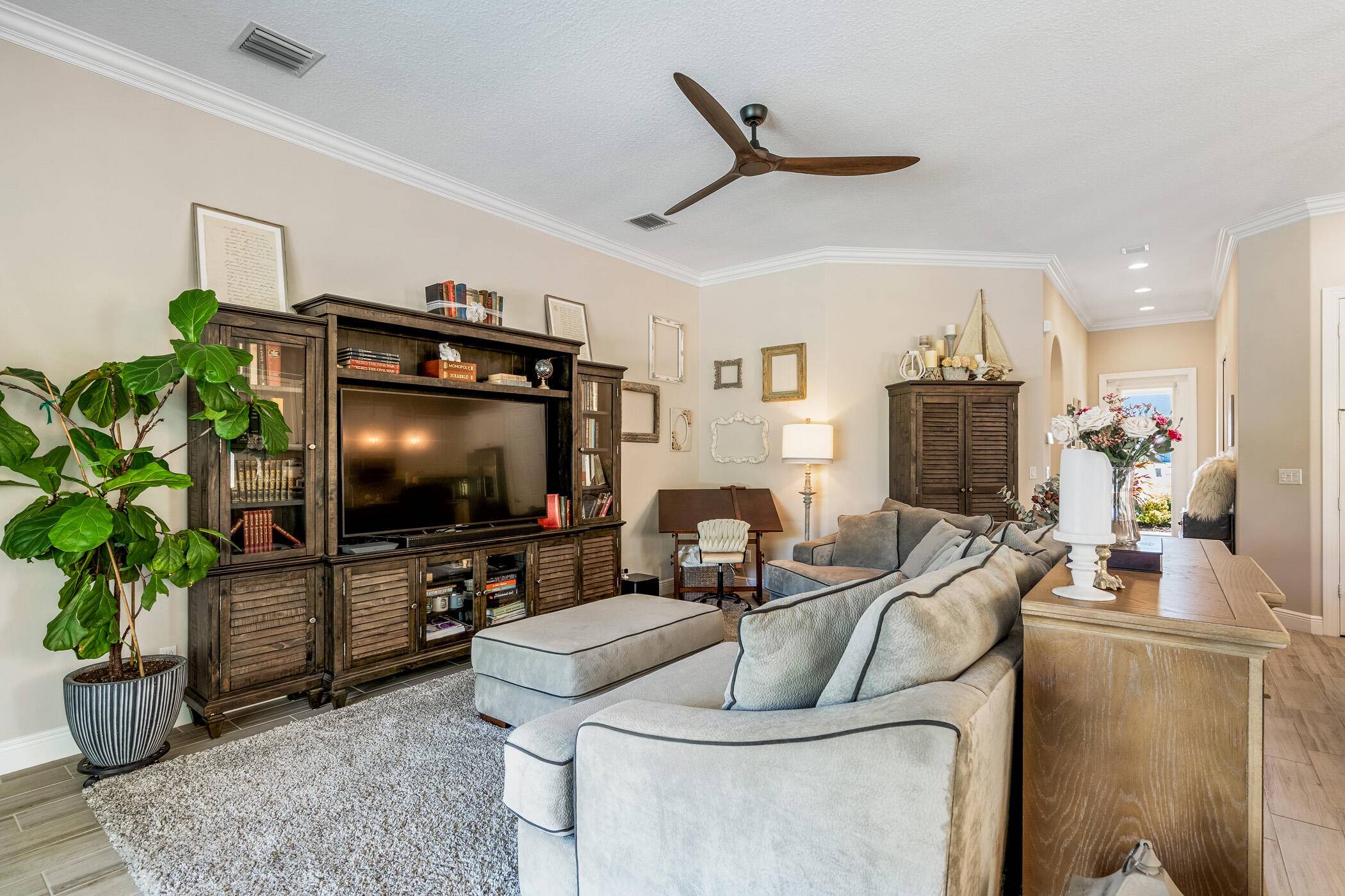 Vero Beach, FL 32962,261 SW 11th SQ