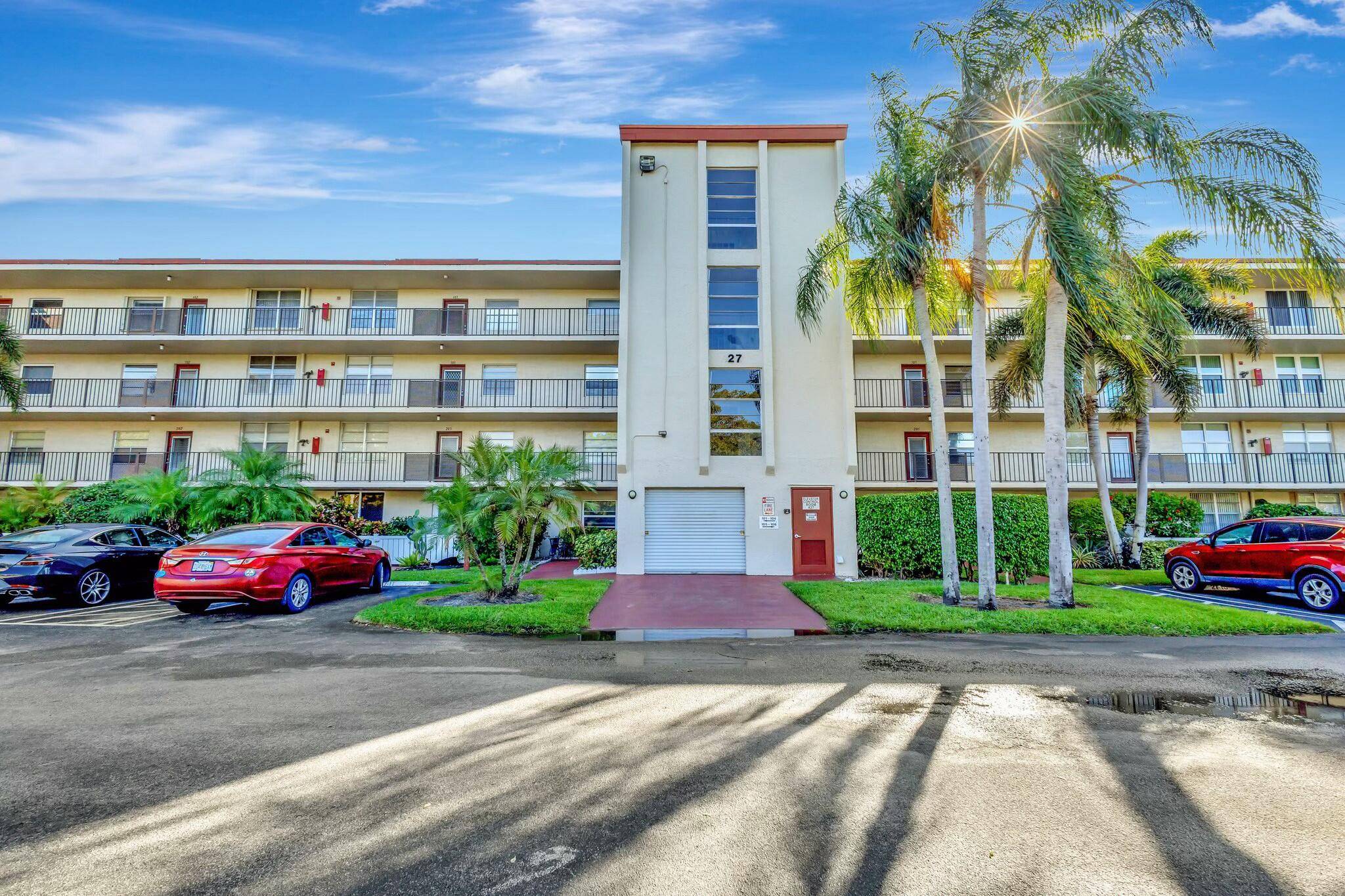 27 Abbey LN 303,  Delray Beach,  FL 33446