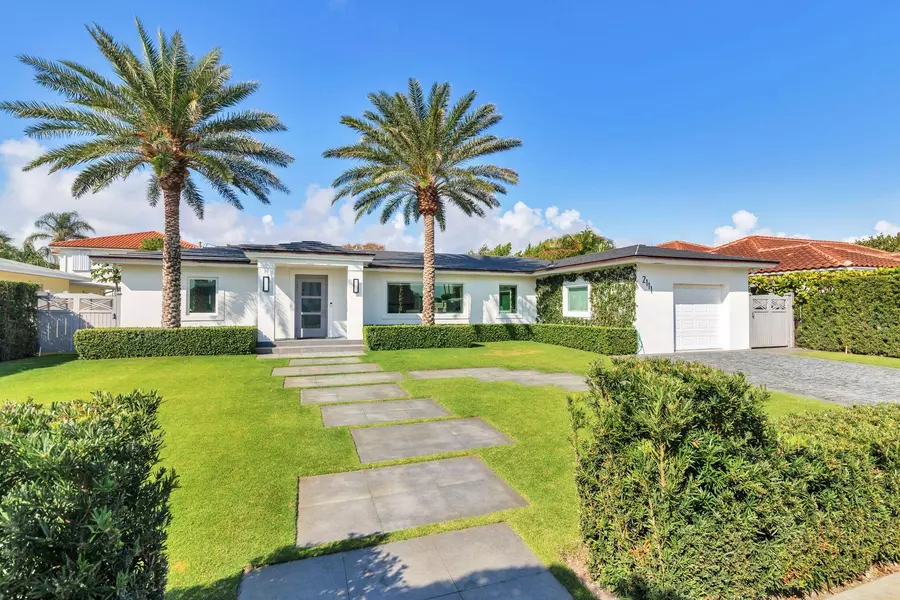 2111 Notre Dame DR, Lake Worth Beach, FL 33460