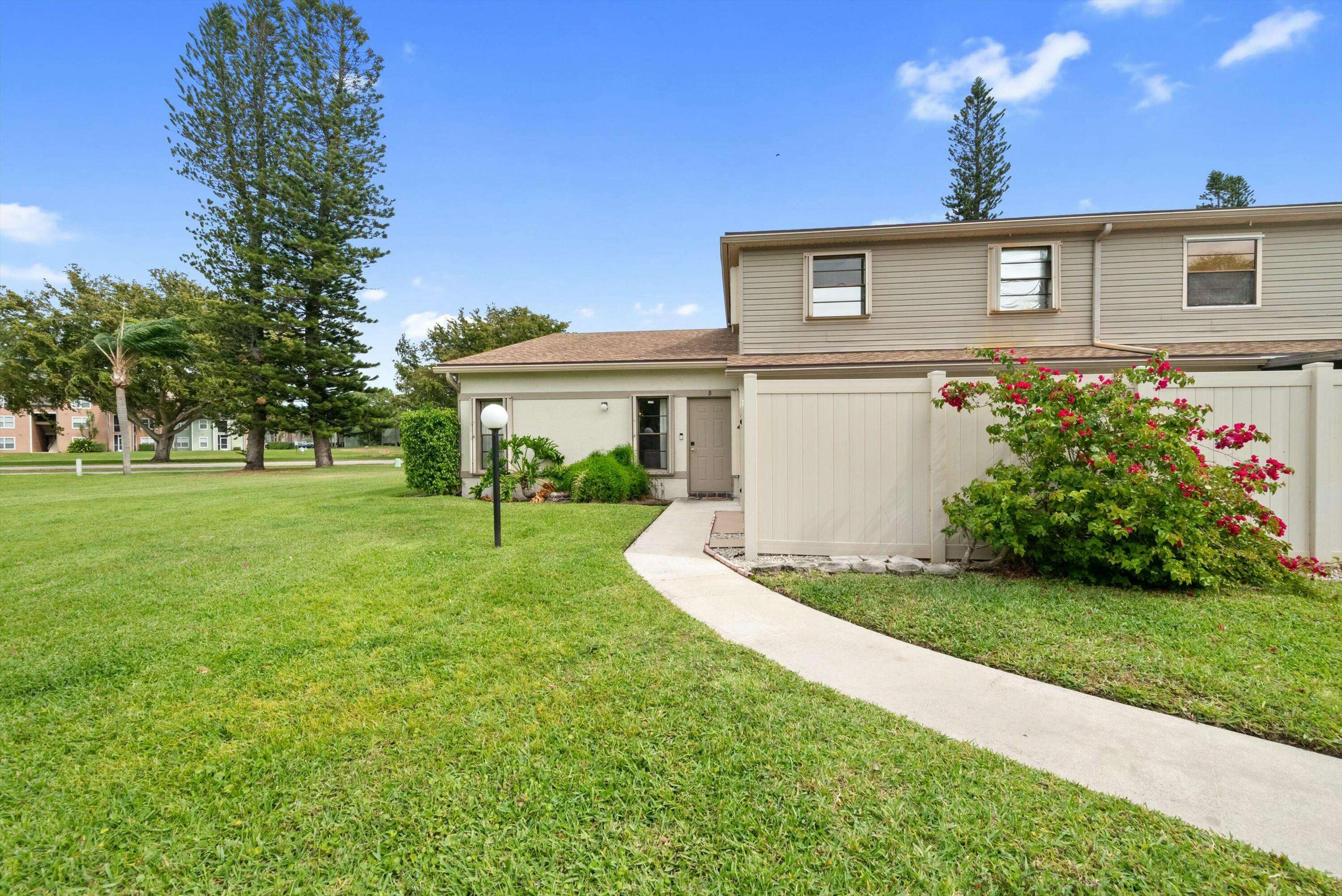 West Palm Beach, FL 33417,4451 Willow Pond RD B