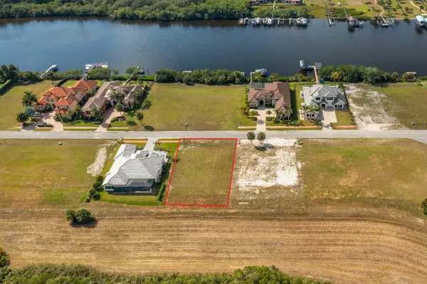 Port Saint Lucie, FL 34952,190 SE Fiore Bello