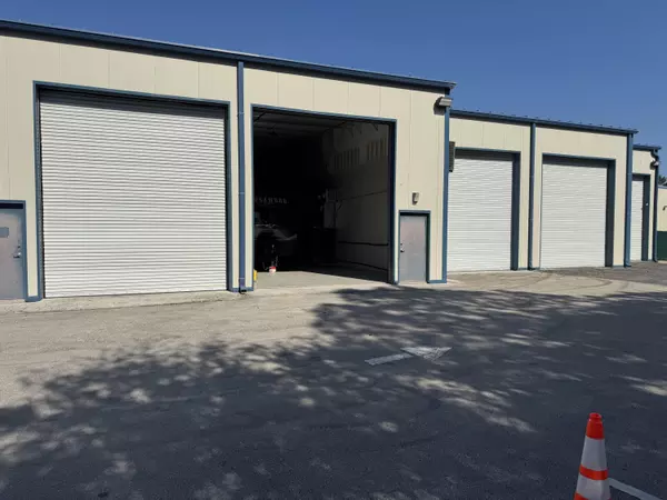 Jensen Beach, FL 34957,1225 NE Savannah RD 104