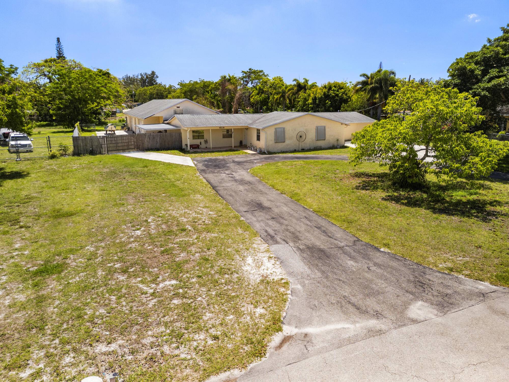 Lake Worth Beach, FL 33461,4838 Coconut RD