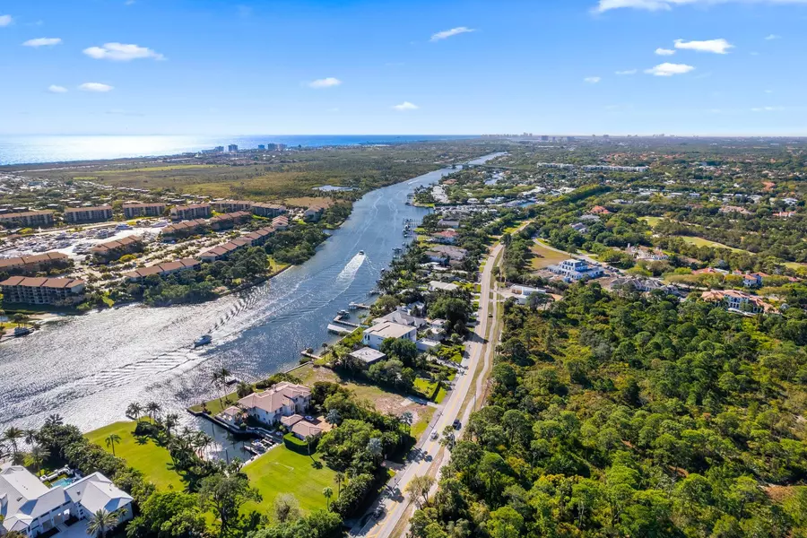 14860 Palmwood RD, Palm Beach Gardens, FL 33410