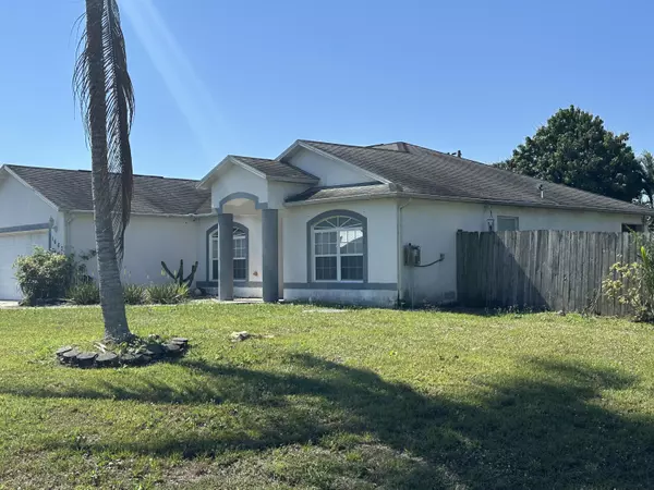 1602 SE Biddle LN, Port Saint Lucie, FL 34983