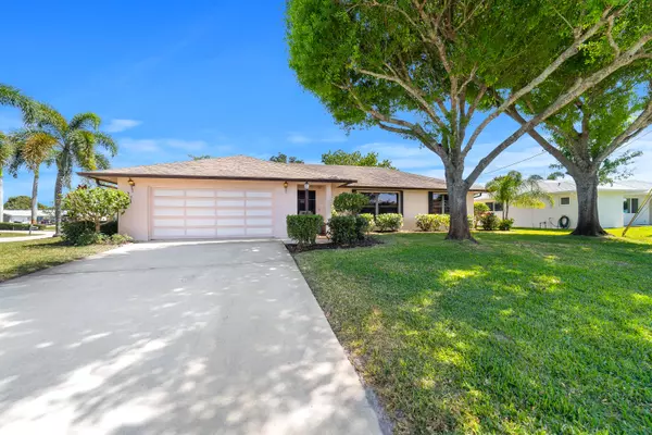 2201 SE Sidonia ST, Port Saint Lucie, FL 34952