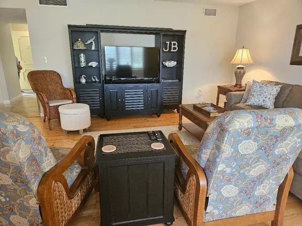 Stuart, FL 34997,5335 SE Miles Grant RD 209