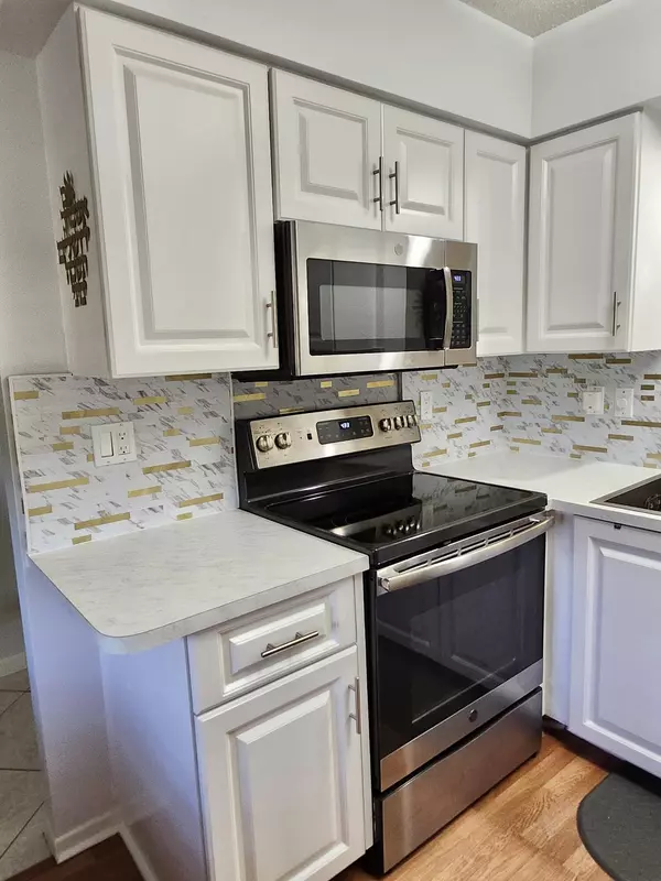 Delray Beach, FL 33446,7185 Huntington LN 405