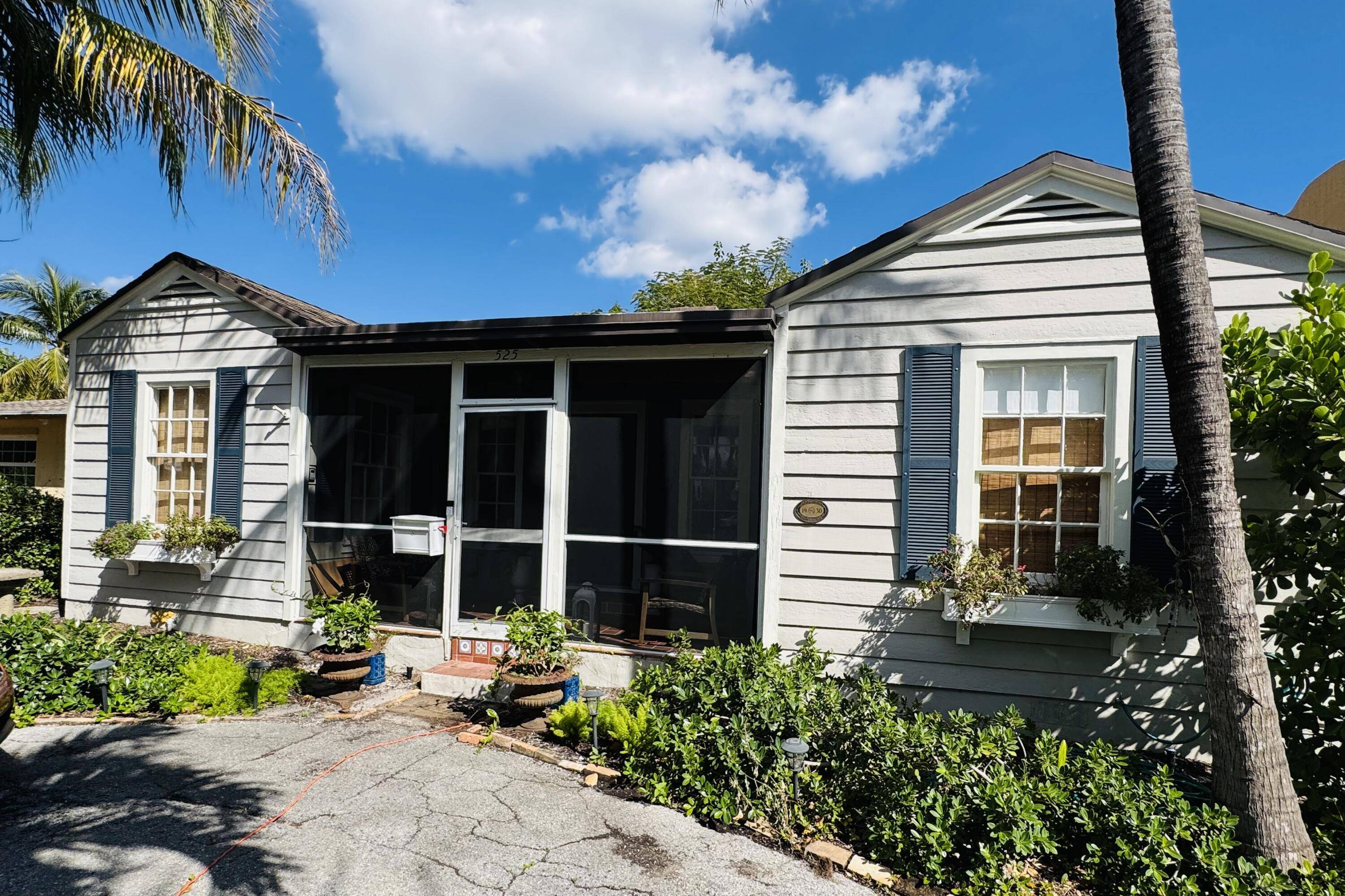 West Palm Beach, FL 33401,525 Flamingo DR