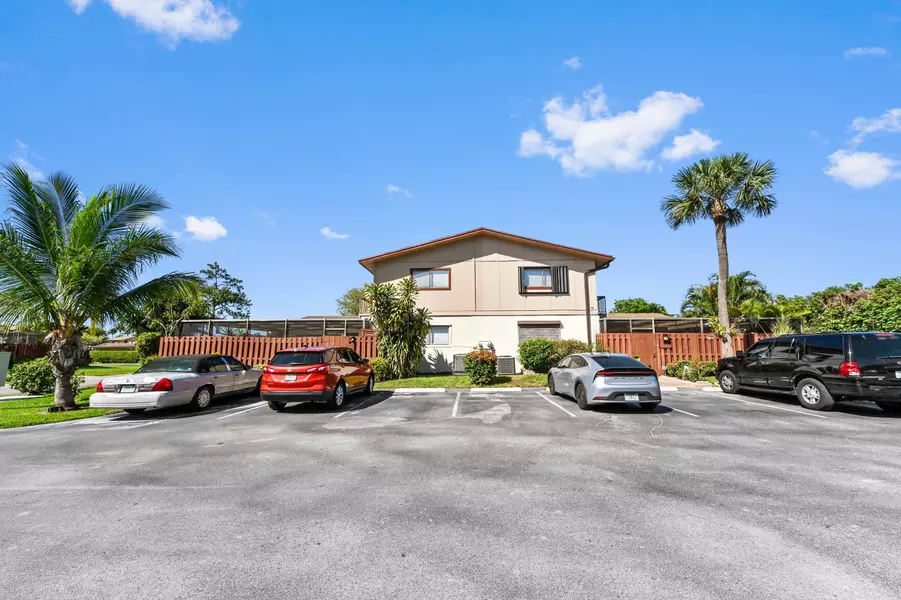 4326 S Landar DR, Lake Worth, FL 33463