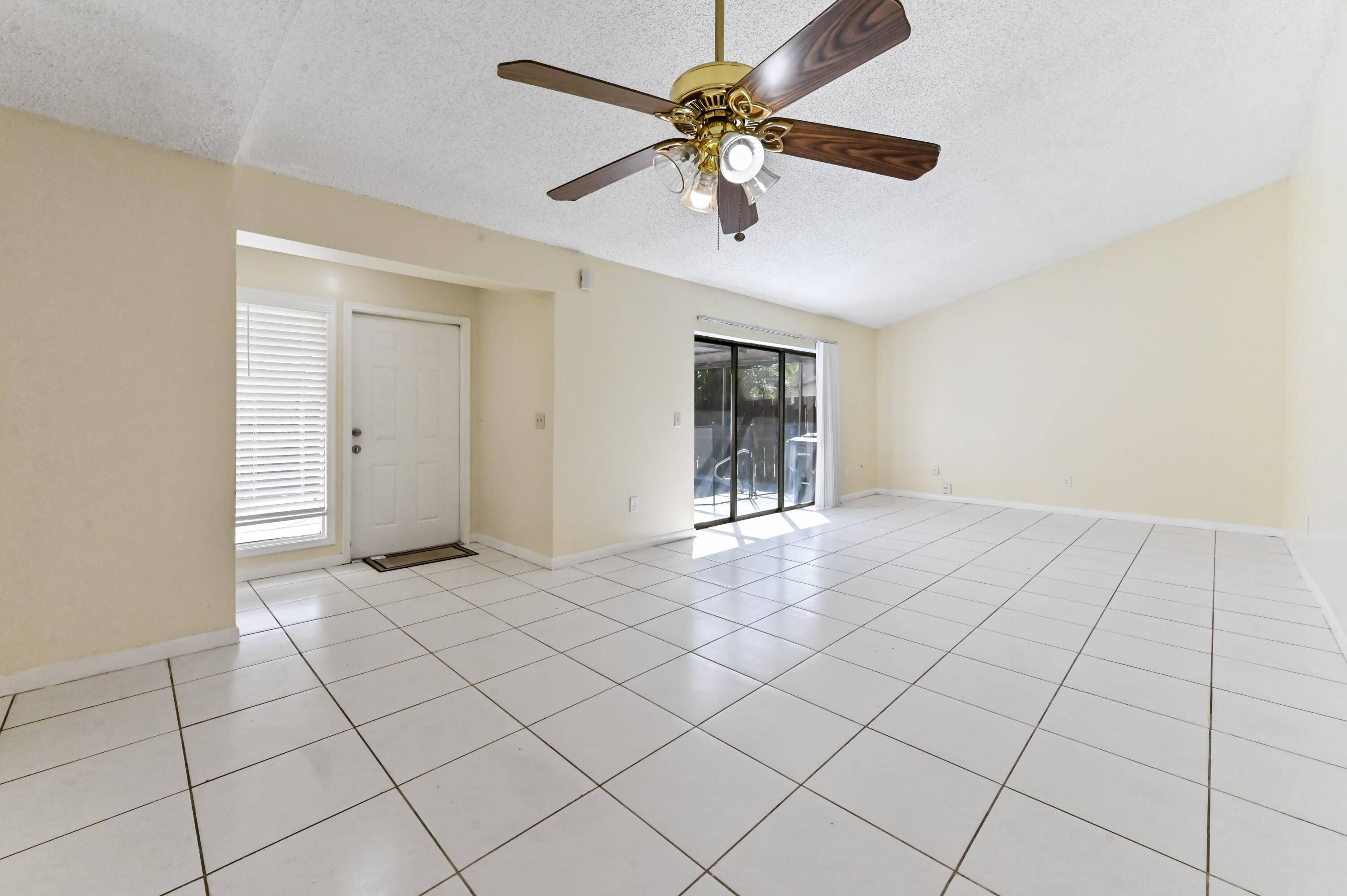 Lake Worth, FL 33463,4326 S Landar DR